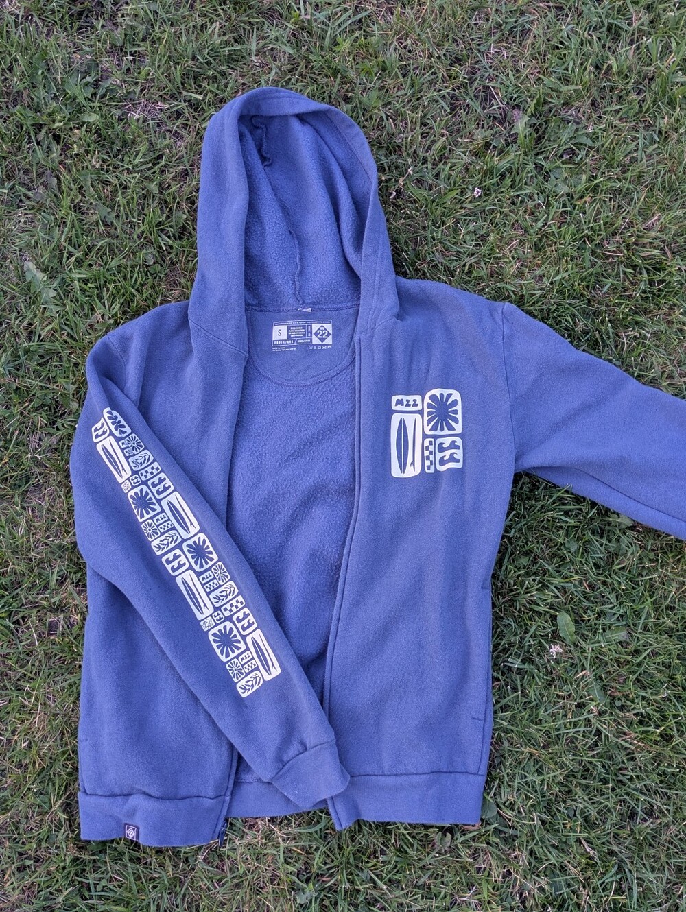 M22 Surf Zip up Hoodie - Picture 2 of 10
